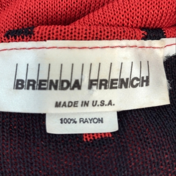 Brenda French Women's Knit Light Weight Top. Red With Black Pattern Size (M) - Picture 4 of 9